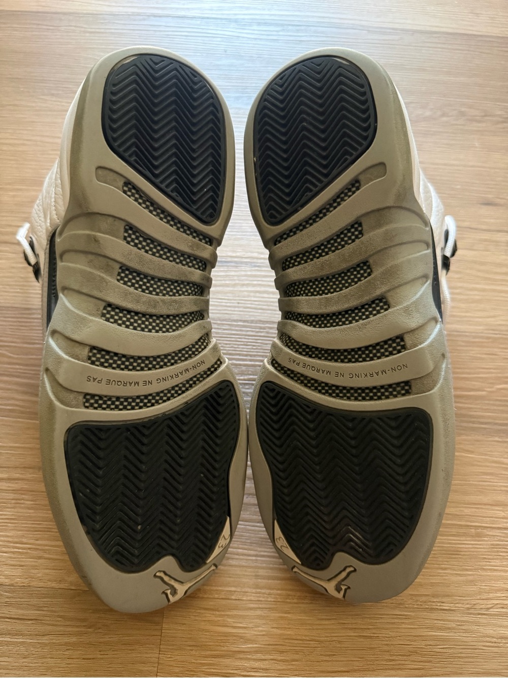 Air Jordan 12 Retro GG Leather Wolf Gray Pre Owned Mens 8.5 - Picture 4 of 5
